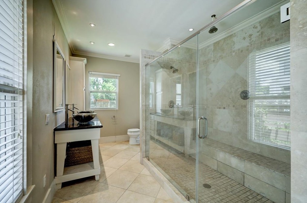 932 Tulane, Houston TX  77008-6842 exterior