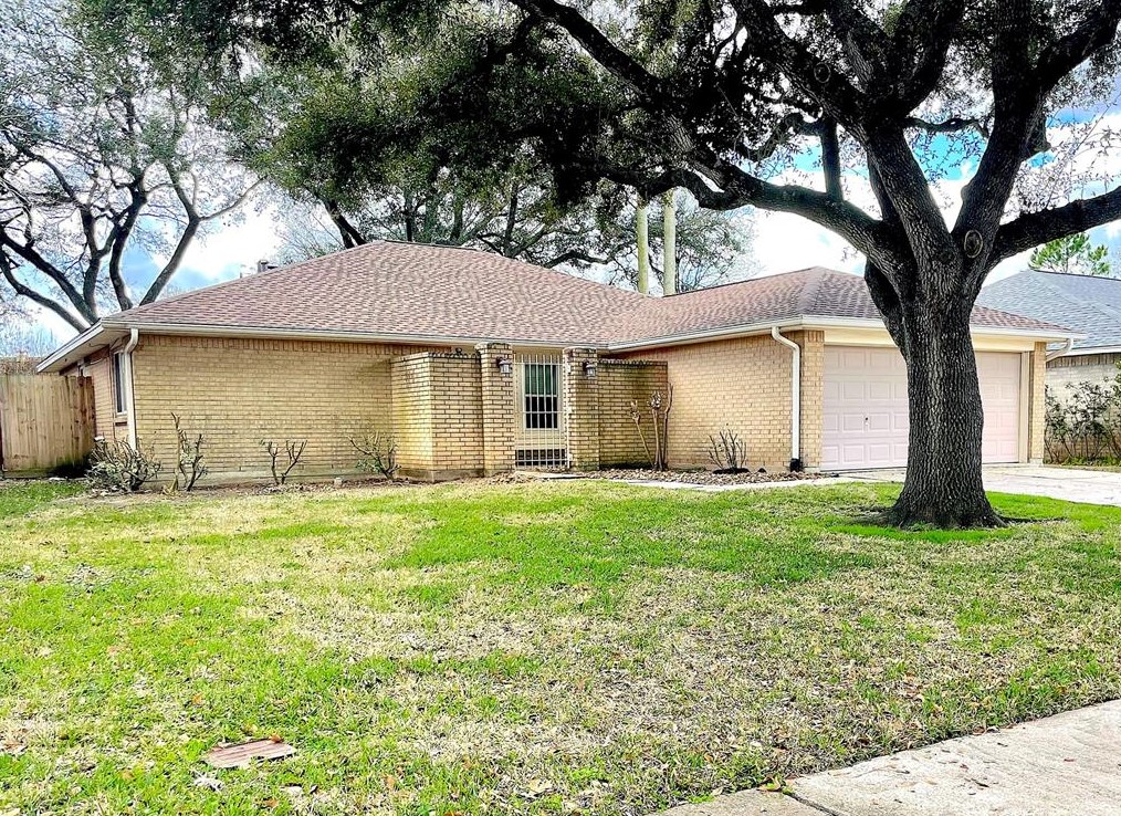 2821 Pine Mills Dr, League City, TX 77573