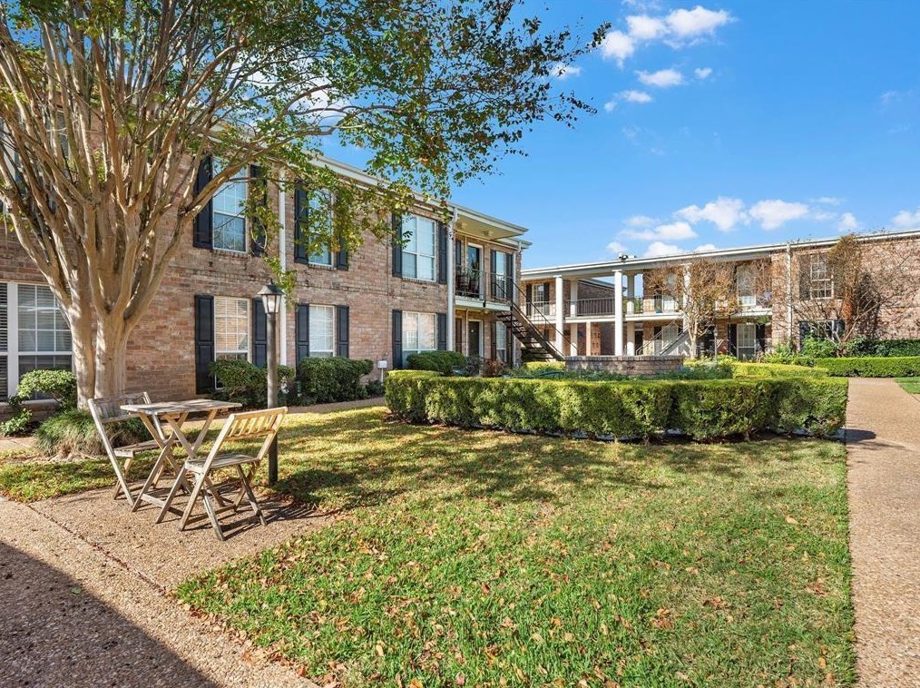 6410 Del Monte Dr Apt 100, Houston, TX 77057