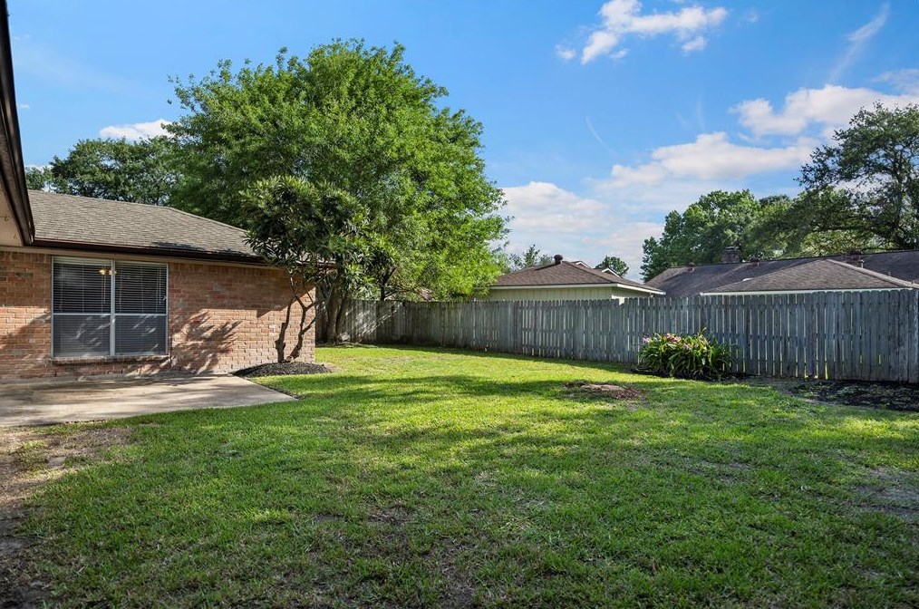 15639 Boulder Oaks Dr, Houston TX  77084-3008 exterior