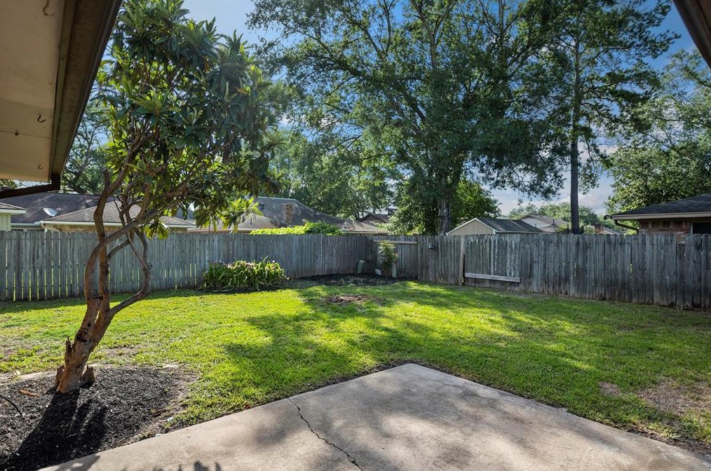 15639 Boulder Oaks Dr, Houston TX  77084-3008 exterior