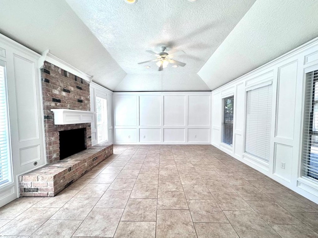 5518 Summerfield Ln, Spring, TX 77379-7968