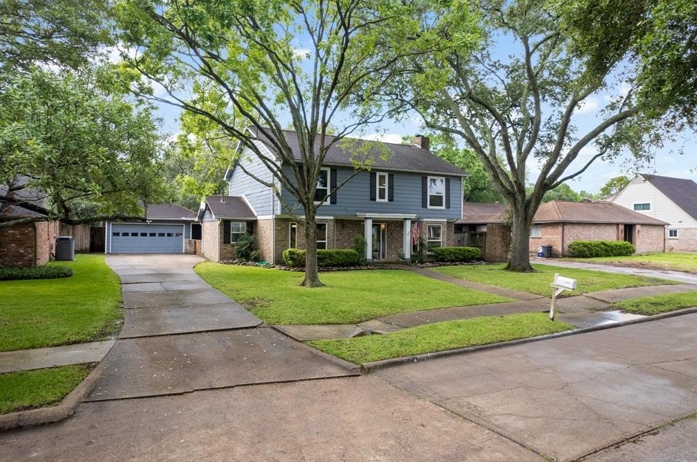 12019 Sugar Springs Dr, Houston, TX 77077