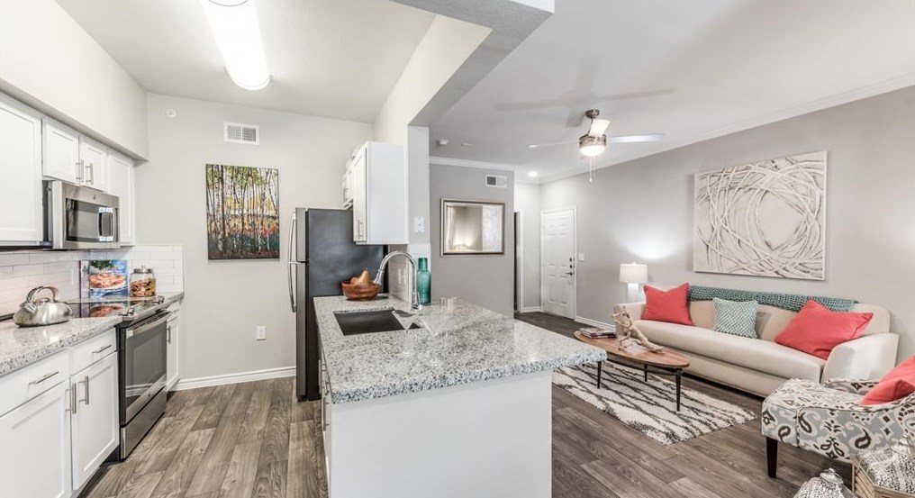 938 N Kingwood Dr #1122, Humble, TX 77339