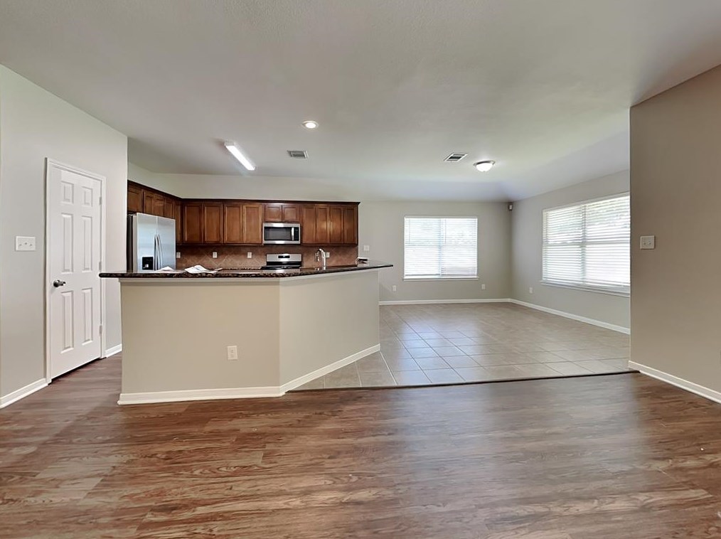 3126 Lake Breeze Ln, Crosby, TX 77532
