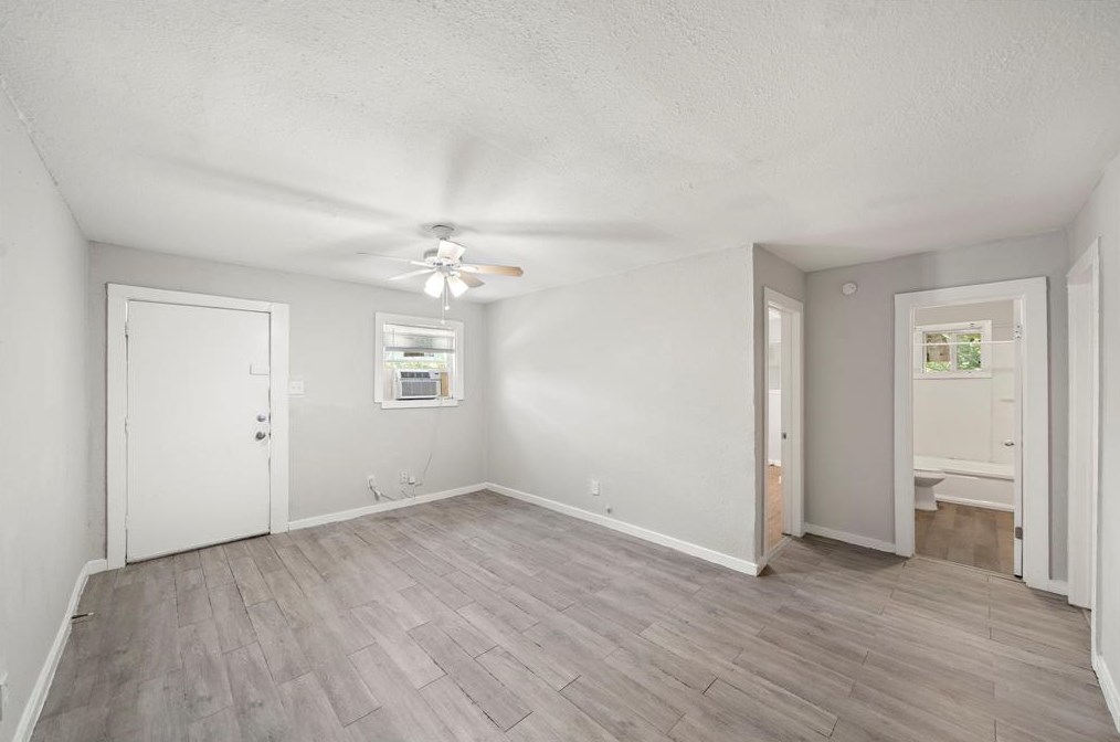 2400 Boss St #4, La Marque, TX 77568
