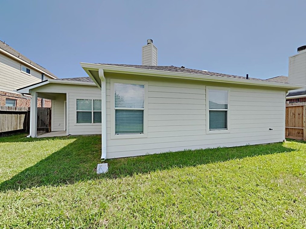 15127 Diamond Way, Baytown TX  77523-2454 exterior