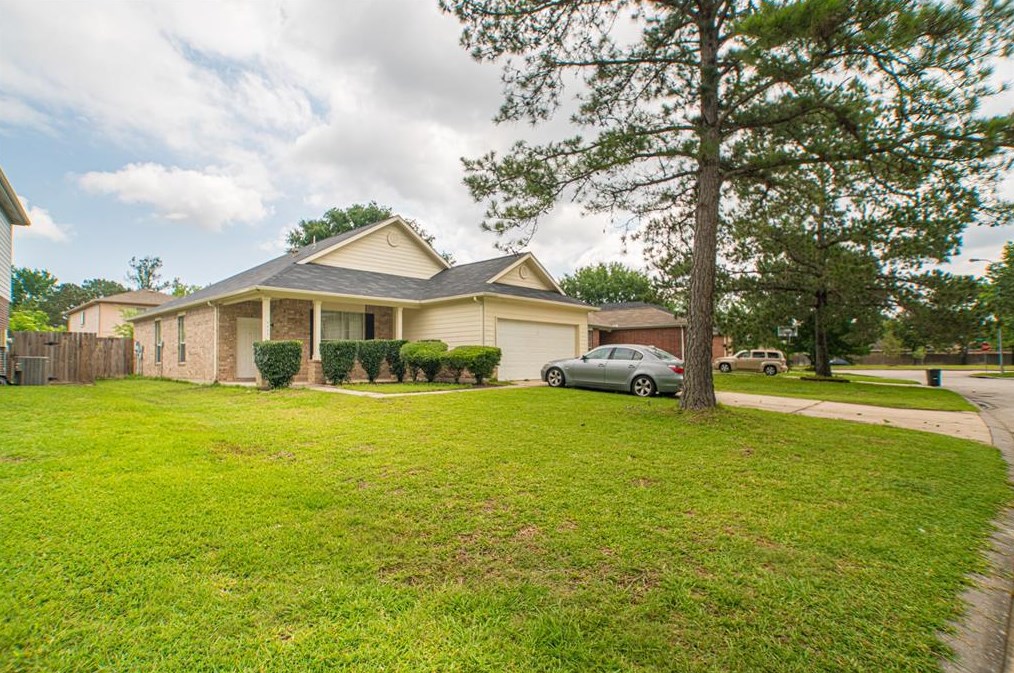 1111 Turnberry Park Ln, Spring, TX 77373