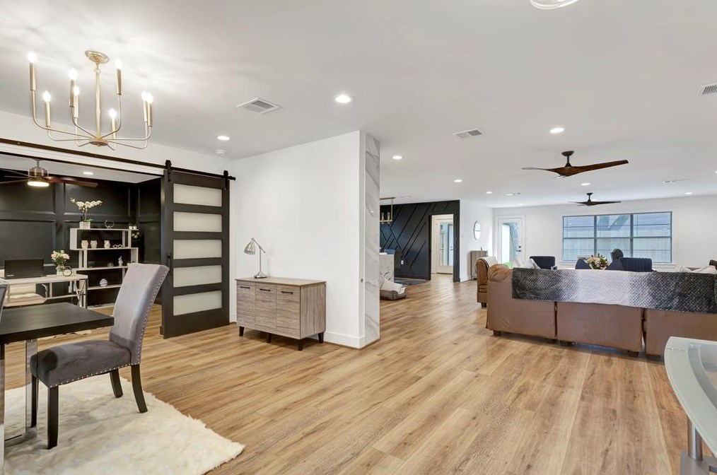 2114 Eaglerock Dr, Houston TX  77080-6425 exterior
