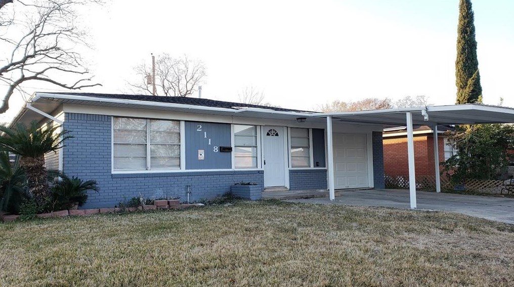 2118 Blueberry Ln, Pasadena, TX 77502-4003