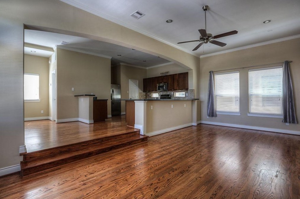 940 26th St, Houston, TX 77009-1006
