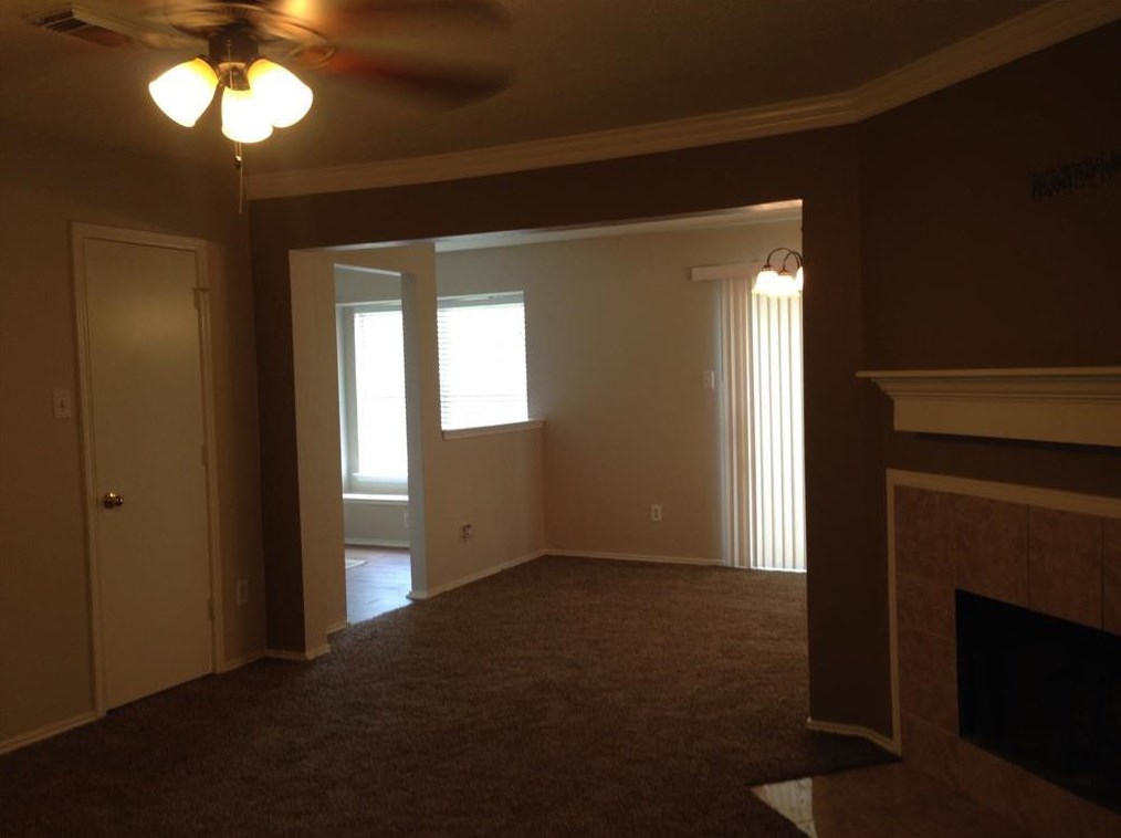 8506 Cold Lake Dr, Houston TX  77088-8030 exterior