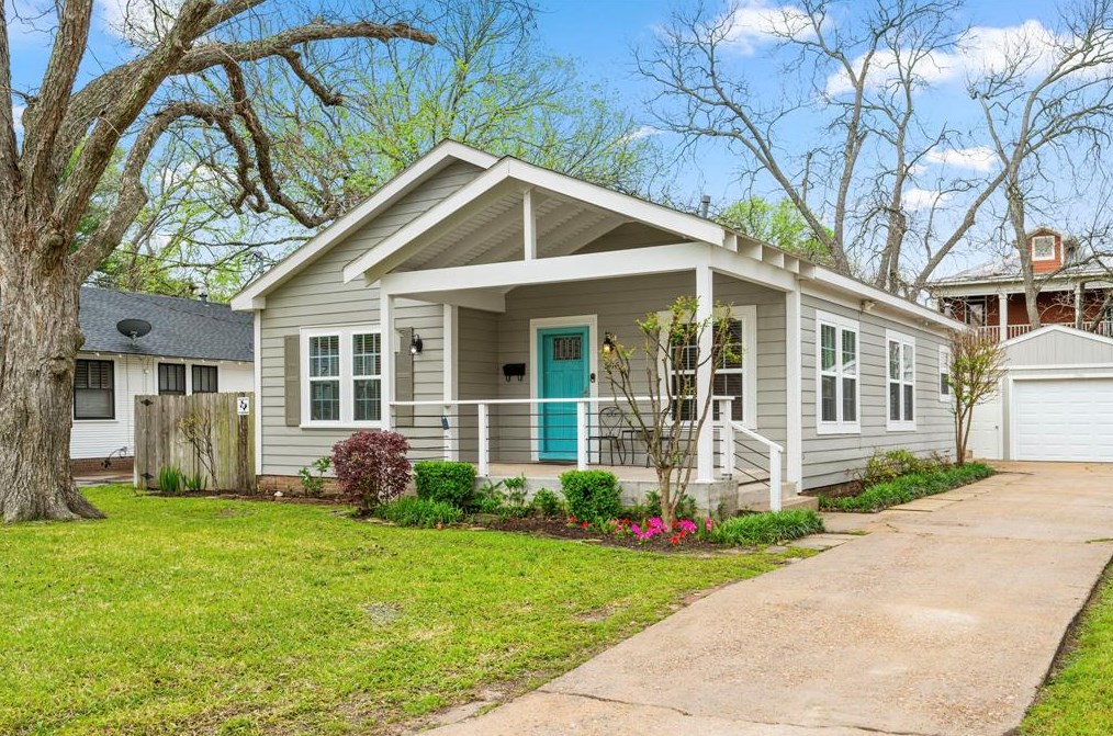 506 Baylor St, Brenham, TX 77833-3718