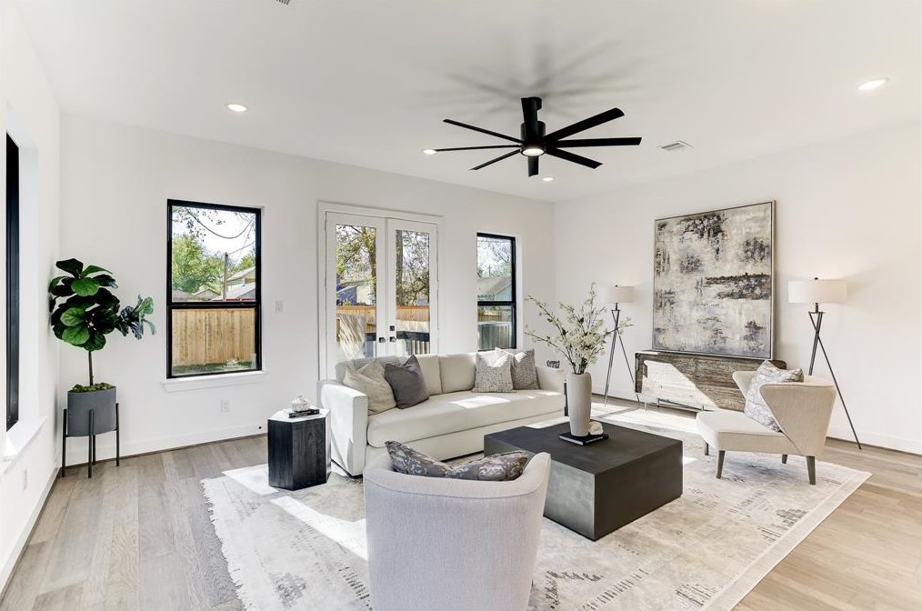 308 40th St, Houston, TX 77018-5906