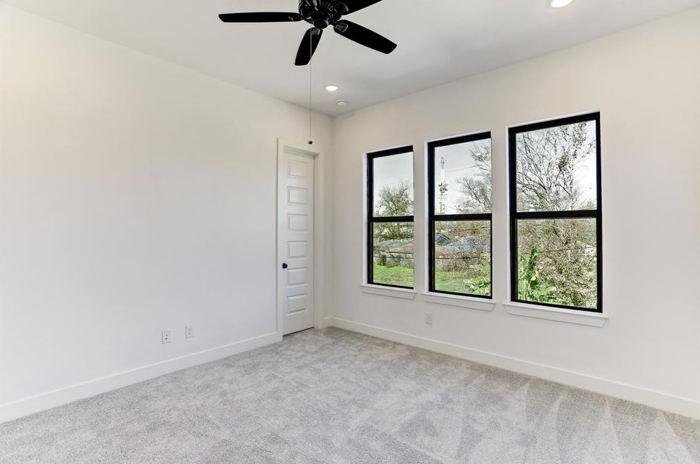 308 40 St, Houston TX 77022-4741 exterior