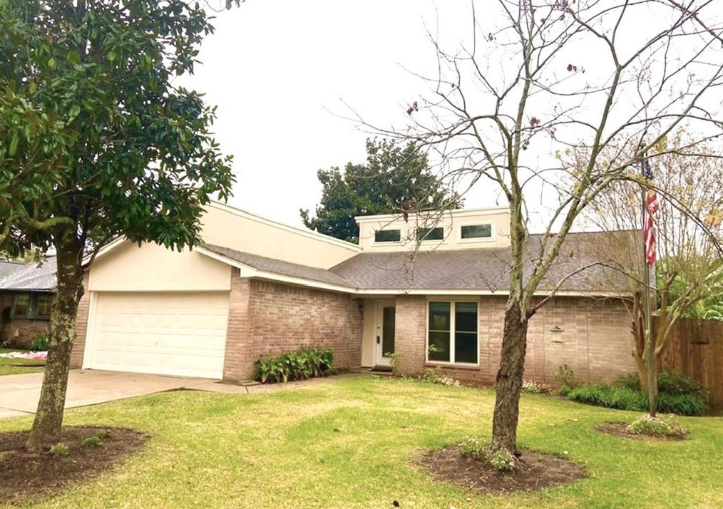 16702 Red Gully Dr, Sugar Land, TX 77498