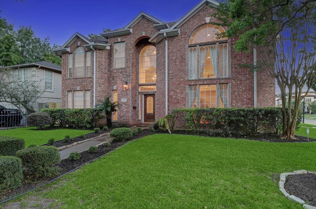 5365 Lampasas St, Houston, TX 77056