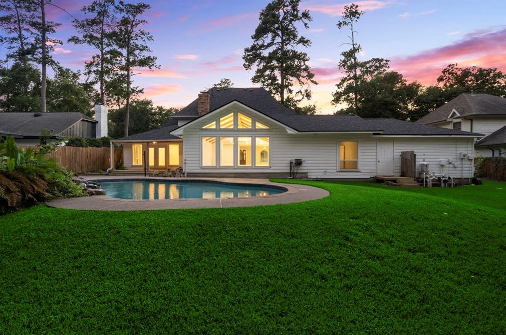24010 Creekview Dr, Spring, TX 77389