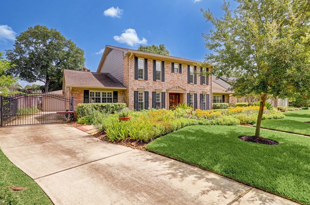 13606 Indian Creek Rd, Houston, TX 77079-7016