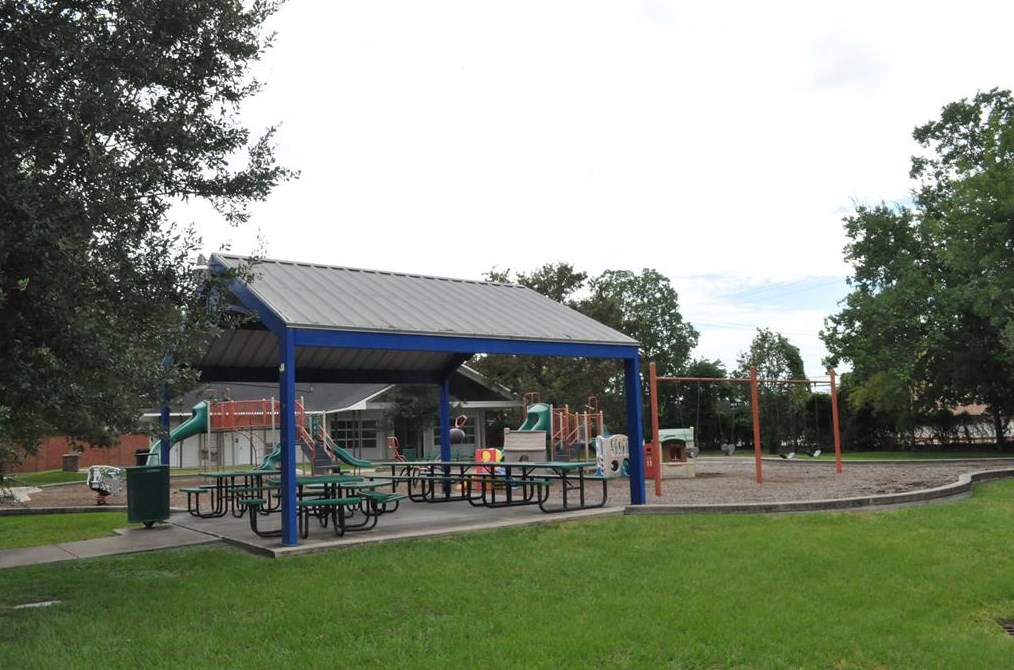 13606 Indian Crk Rd, Houston TX  77079-7153 exterior