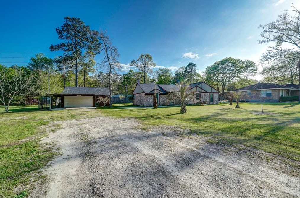 16507 Walnut Springs Ln, Magnolia, TX 77355