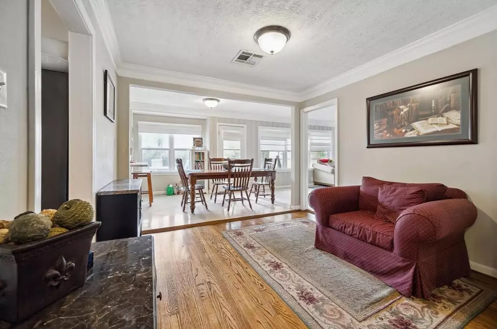 8522 Greenbush St, Houston TX  77025-3846 exterior