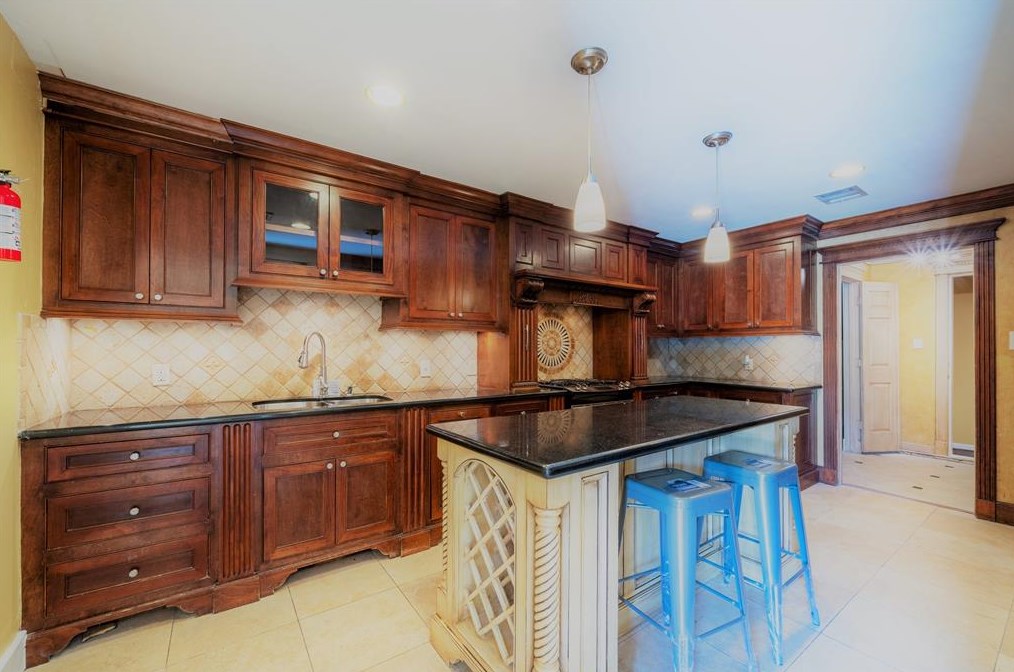 6403 Westover St, Houston, TX 77087-6547