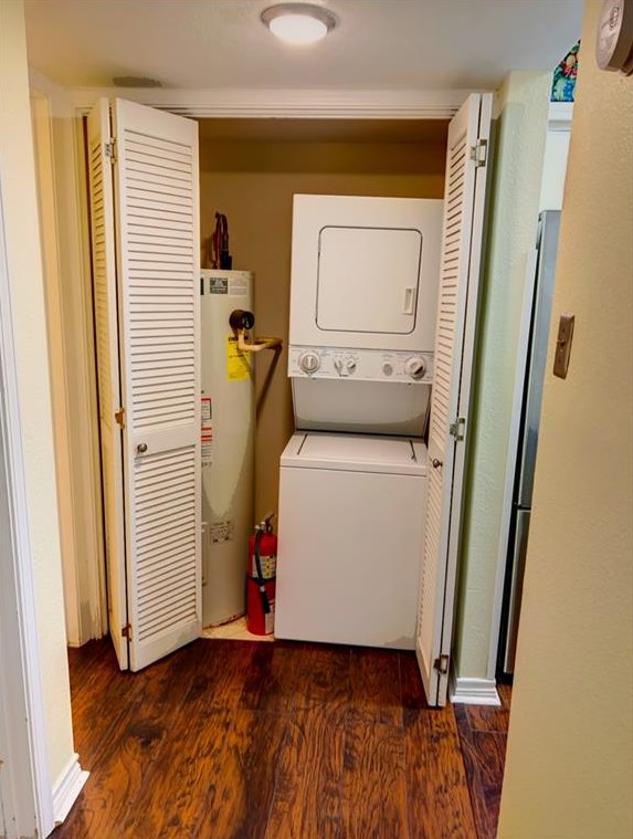 3220 69th St #e4, Galveston, TX 77551