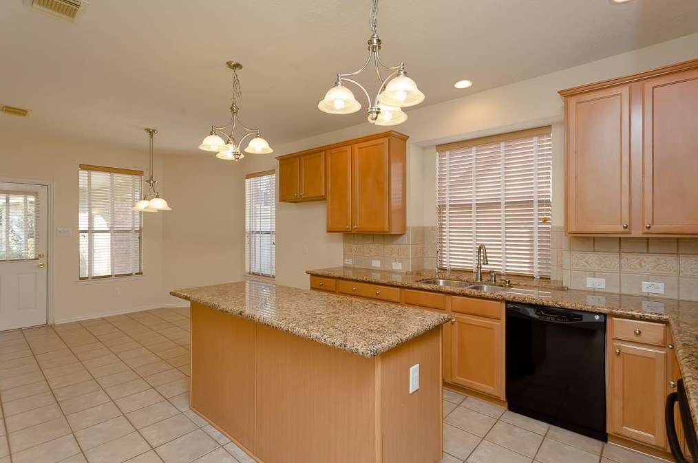 310 Watercrest Harbor Ln, League City, TX 77573