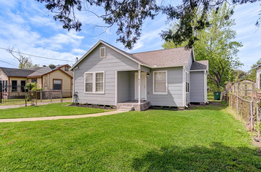 4111 Dabney St, Houston TX  77026-4128 exterior