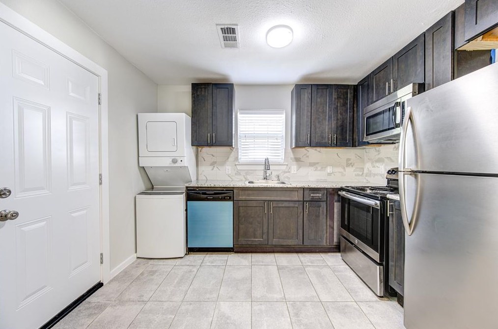 4111 Dabney St, Houston TX  77026-4128 exterior