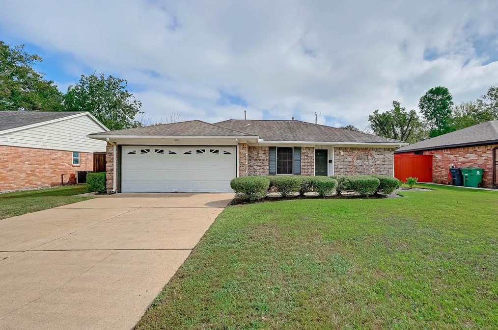 5830 Shurmard Dr, Houston, TX 77092