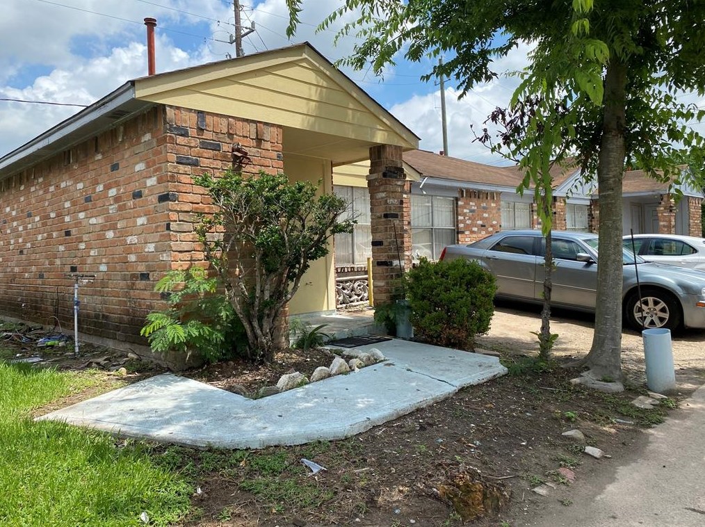 12631 Veterans Memorial Dr #b, Houston, TX 77014