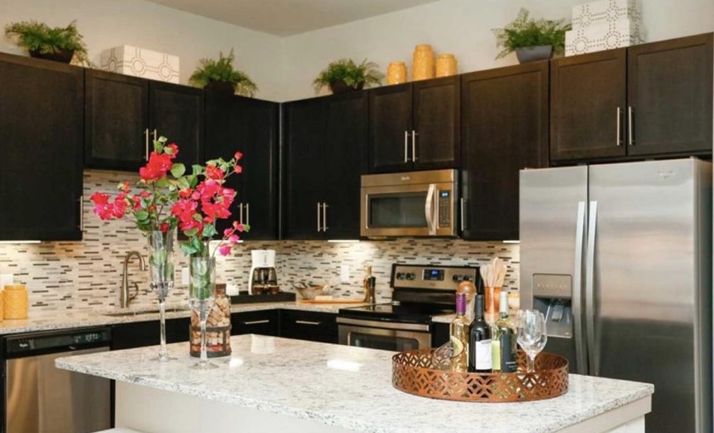 2626 Fountain View Dr #359, Houston, TX 77057