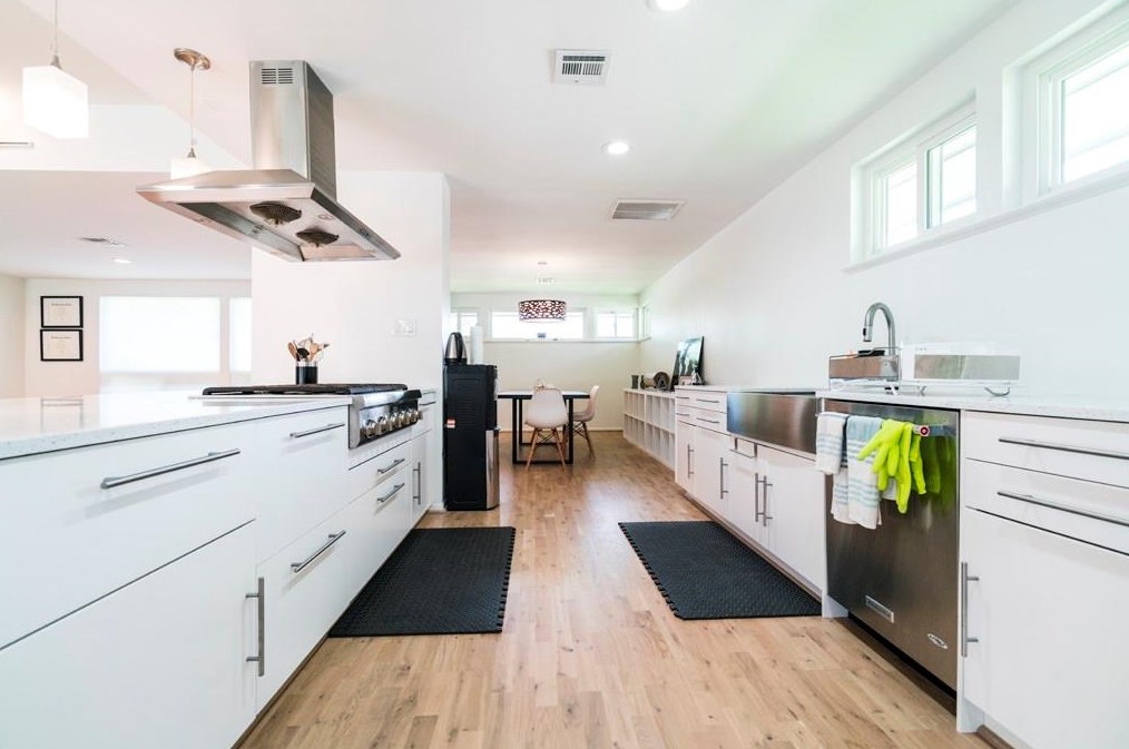 5503 Yarwell Dr, Houston TX  77096-4011 exterior