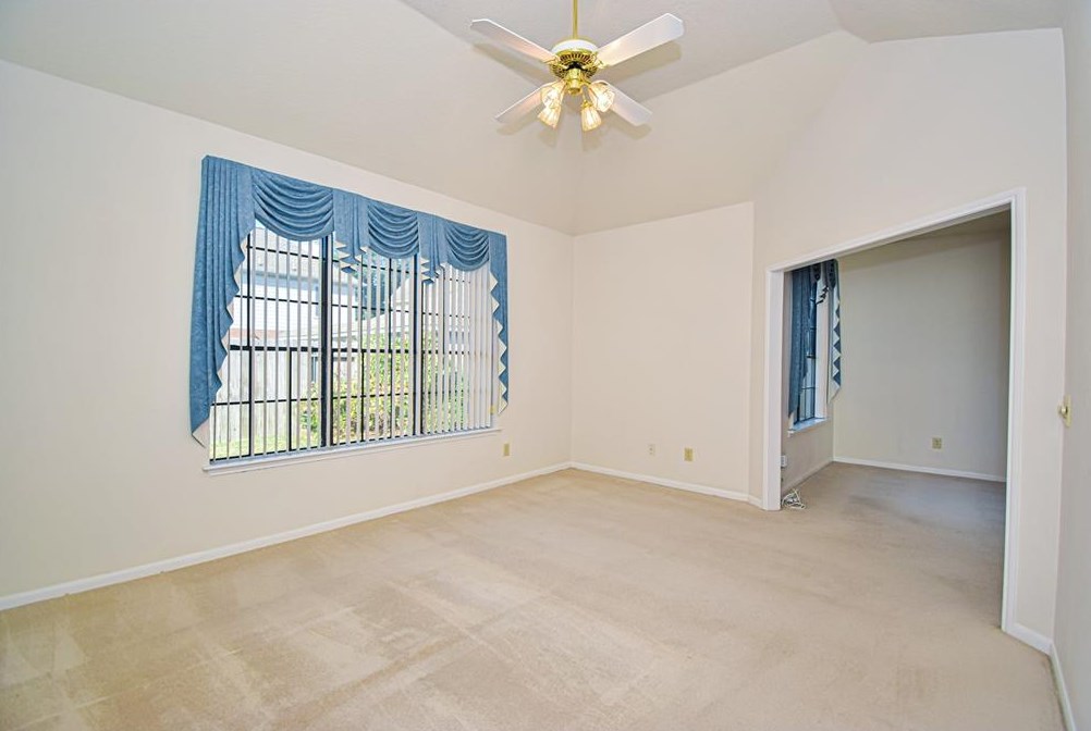 11319 Chestnut Wood Trl, Houston TX  77065-3353 exterior
