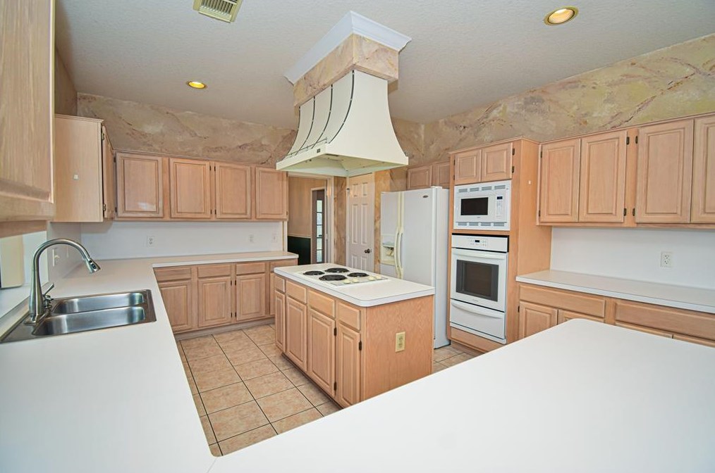 11319 Chestnut Wood Trl, Houston TX  77065-3353 exterior