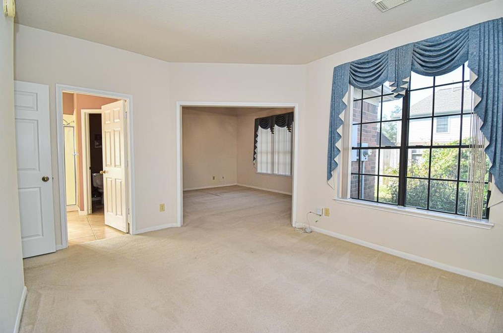 11319 Chestnut Wood Trl, Houston TX  77065-3353 exterior