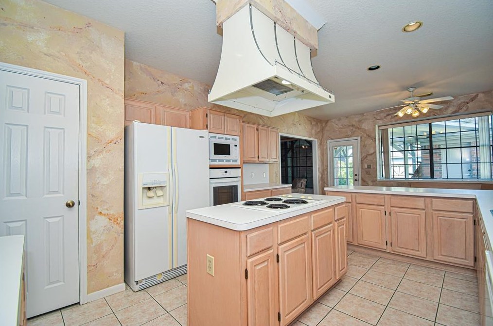 11319 Chestnut Wood Trl, Houston TX  77065-3353 exterior