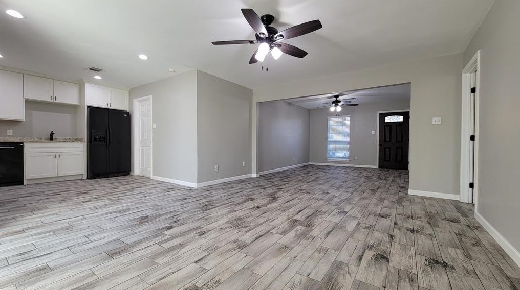 3819 Heatherbrook Dr, Houston TX  77045-5620 exterior