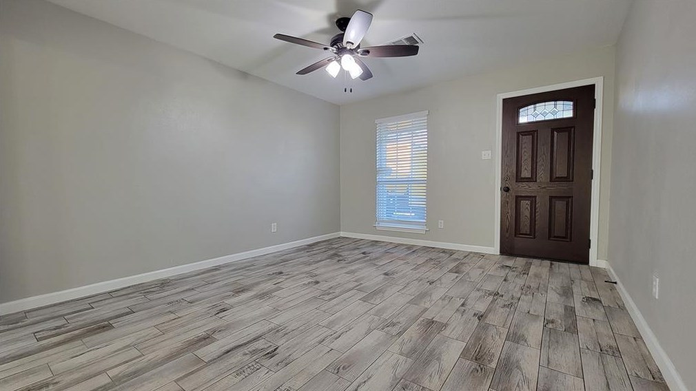 3819 Heatherbrook Dr, Houston, TX 77045