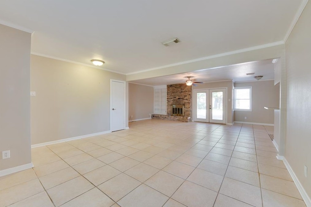 2811 Vollmer Rd, Houston TX  77092-7912 exterior