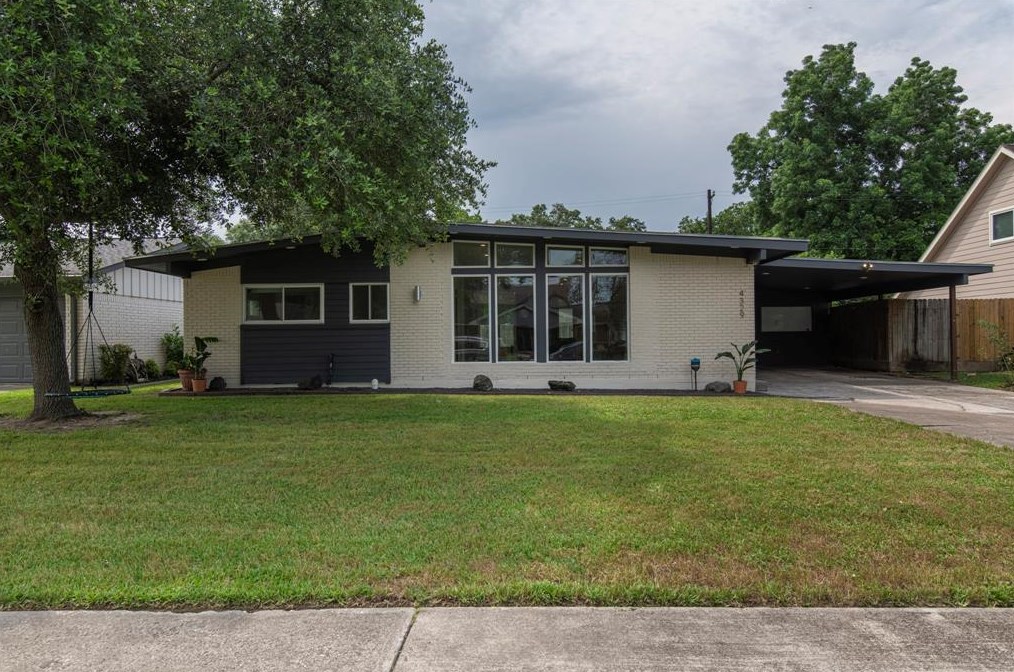 4329 Kingfisher Dr, Houston TX  77035-5107 exterior