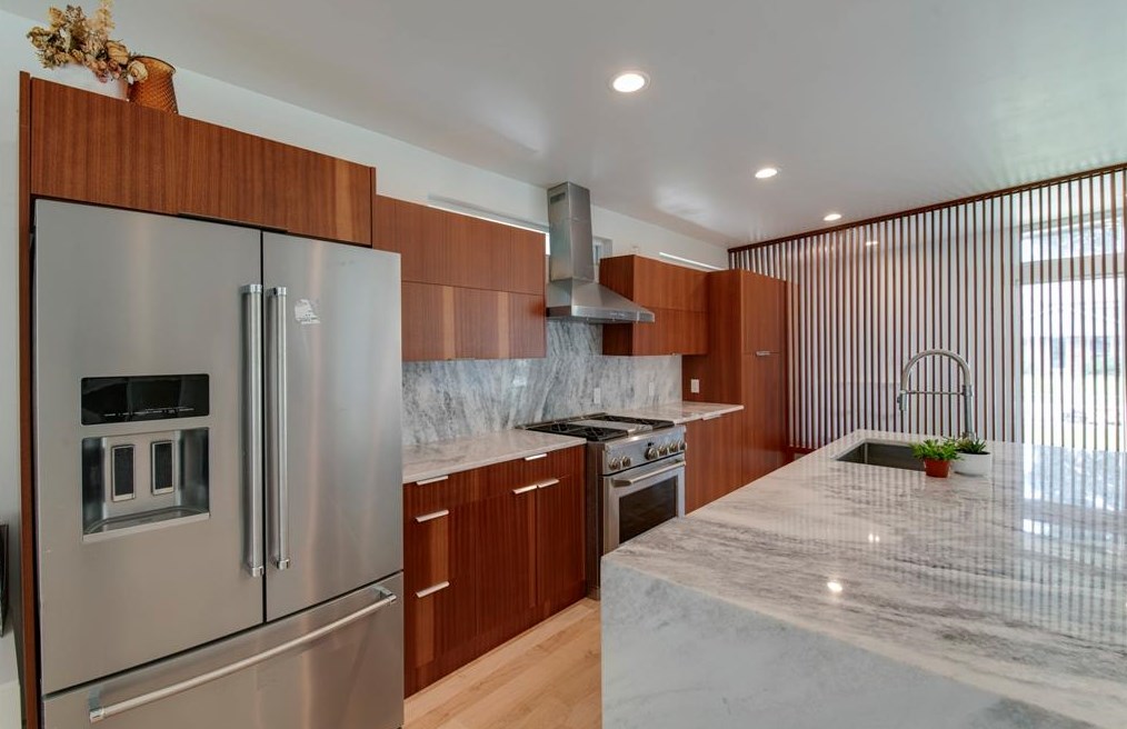 4329 Kingfisher Dr, Houston TX  77035-5107 exterior