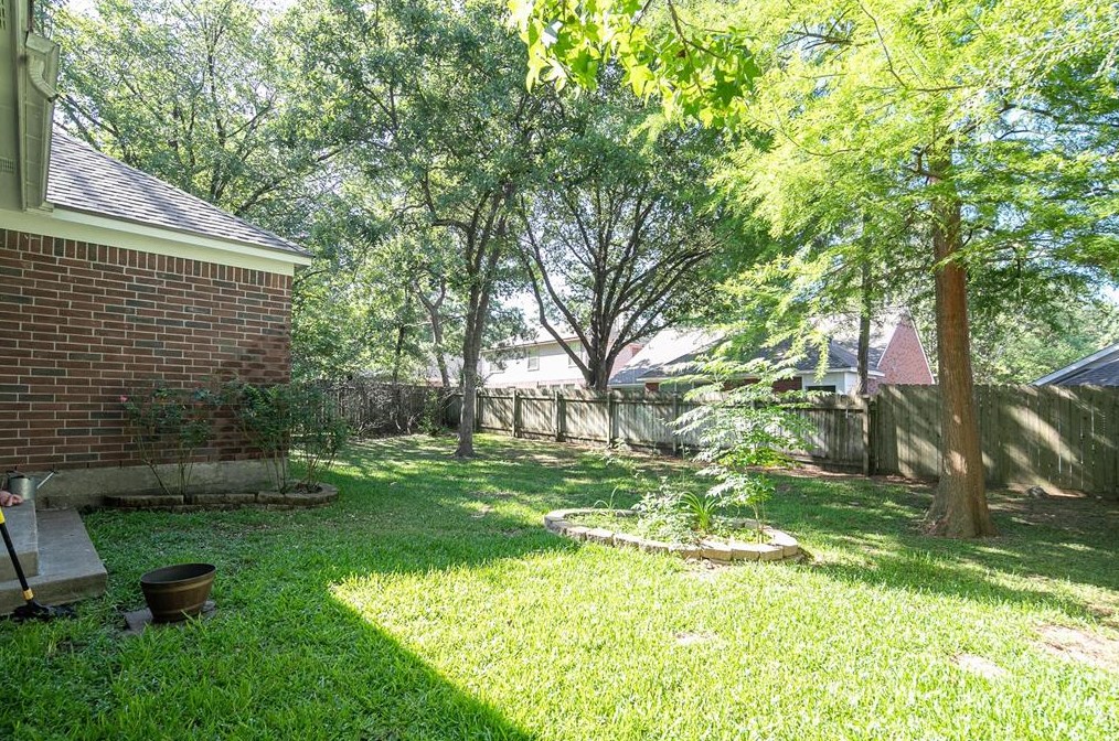 11 Painted Canyon Pl, Spring TX  77381-4540 exterior