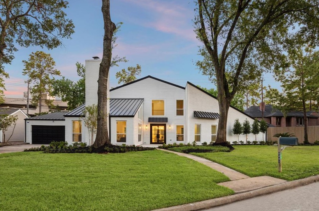 8441 Winningham Ln, Houston TX  77055-6634 exterior