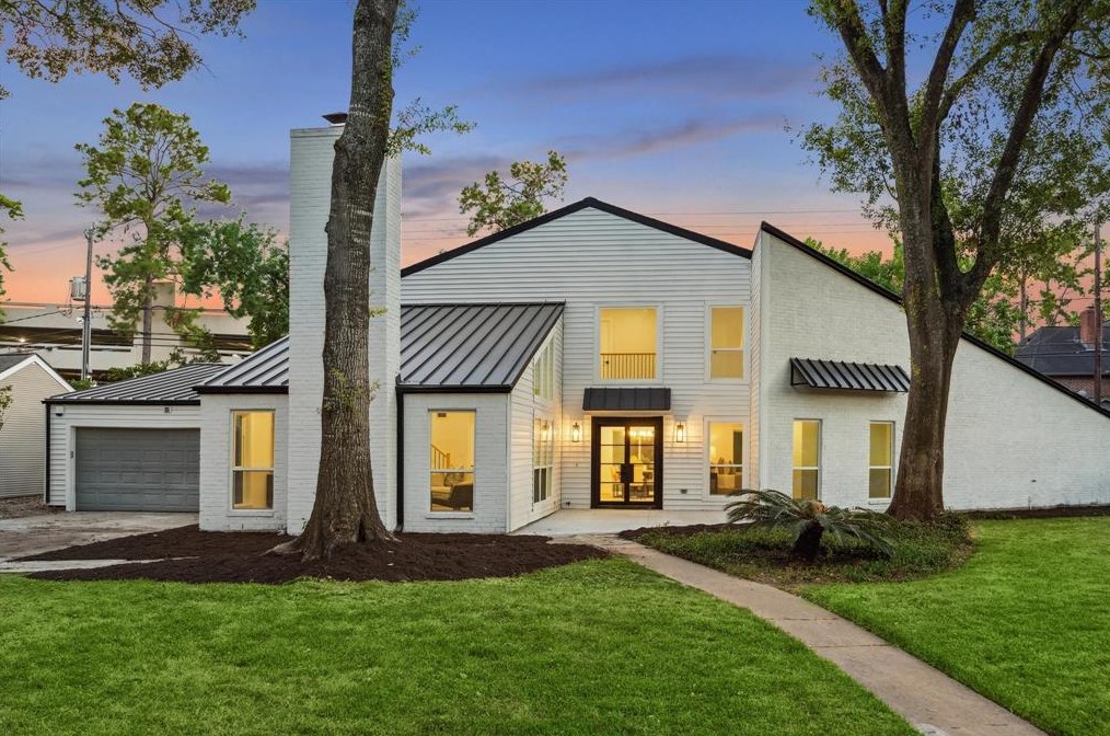 8441 Winningham Ln, Houston TX  77055-6634 exterior