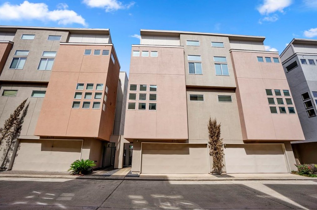 2336 Sperber Ln, Houston, TX 77003