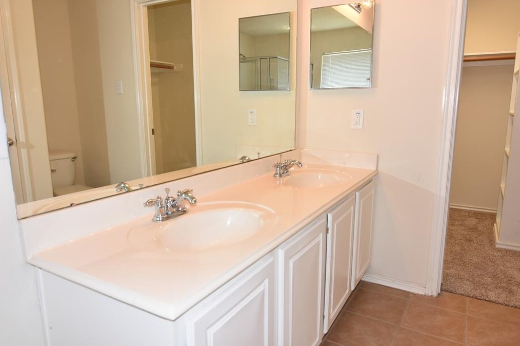 14339 Mooreview Ln, Houston TX  77014-1484 exterior