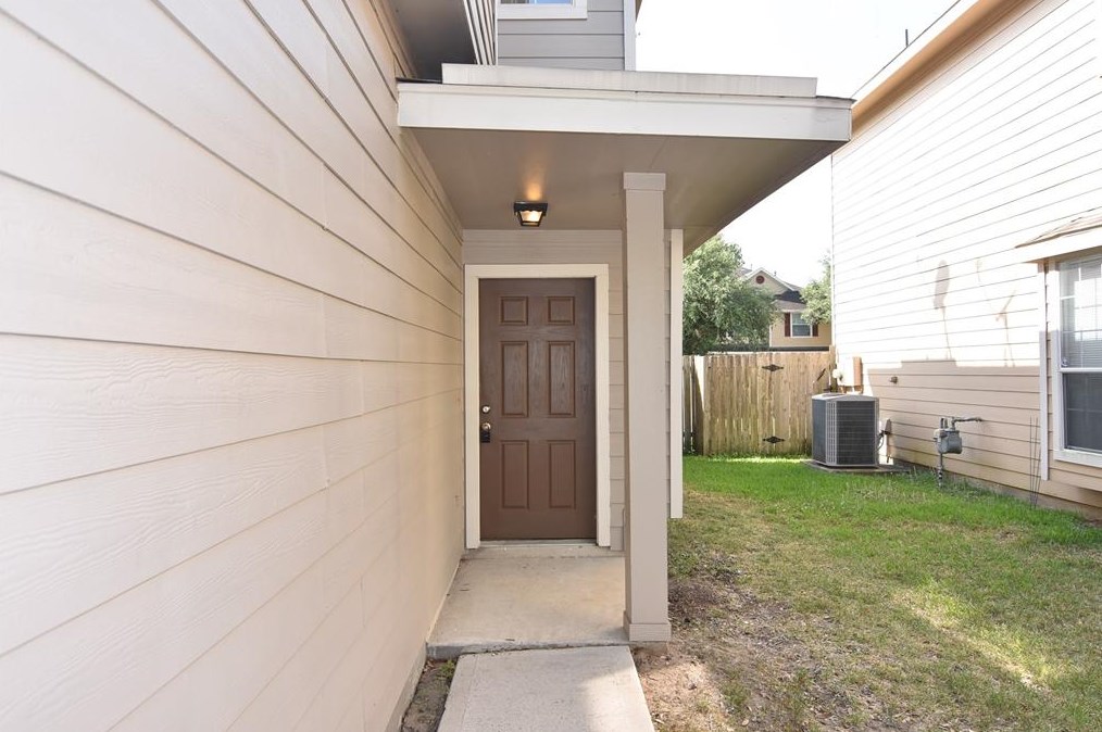 14339 Mooreview Ln, Houston, TX 77014-1482